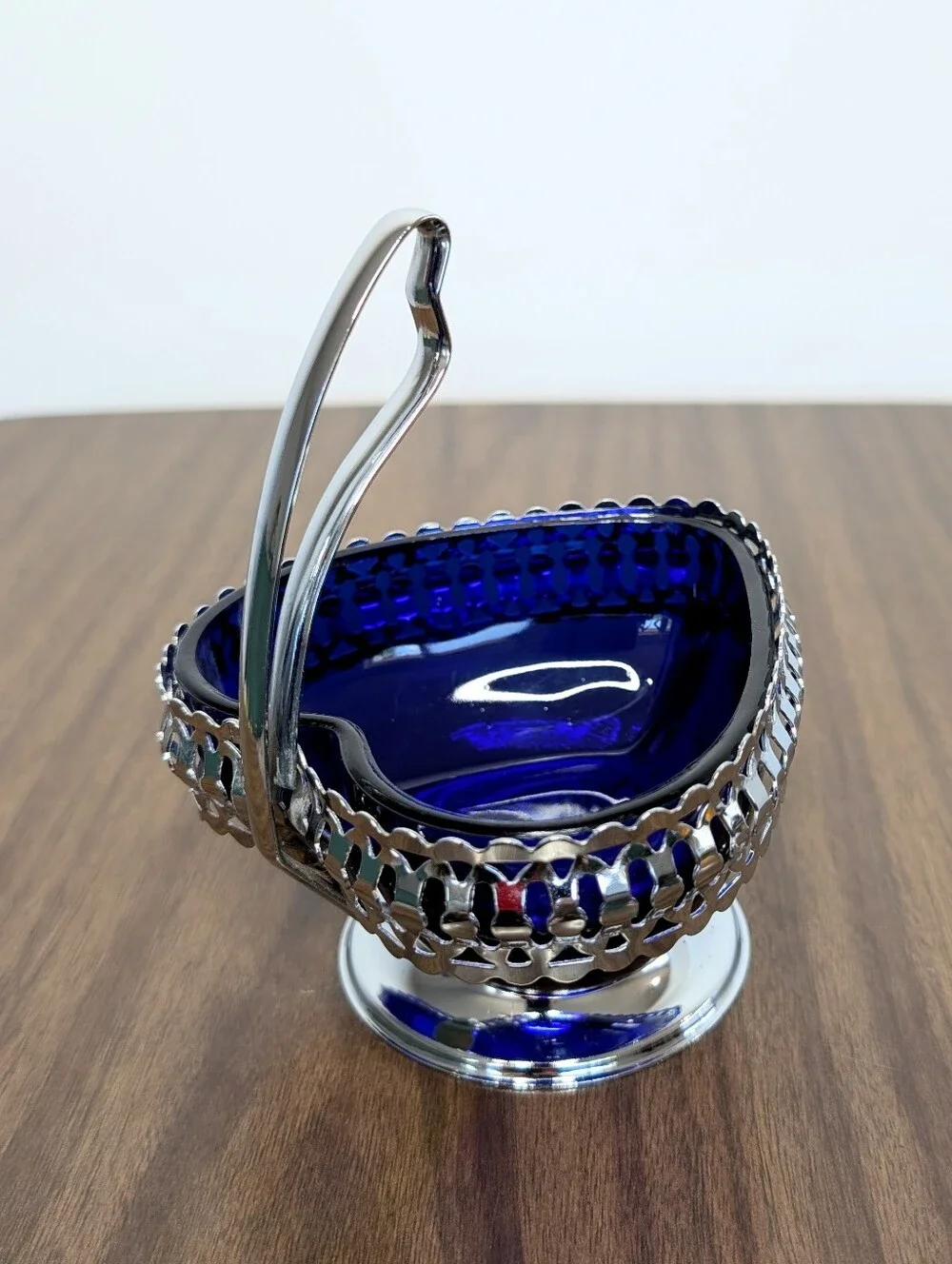 Vintage Cobalt Blue Glass Heart Shaped Bowl In Silver Tone Metal Handled Basket